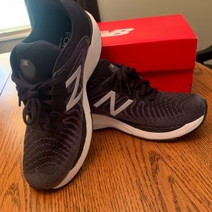 New Balance 860 Womens Running Shoes   Size 9.5